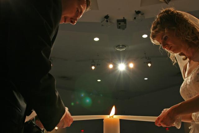 Lighting the unity candle.